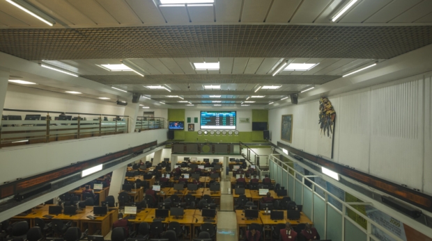 Imagem ilustrativa sobre stock exchange trading floor